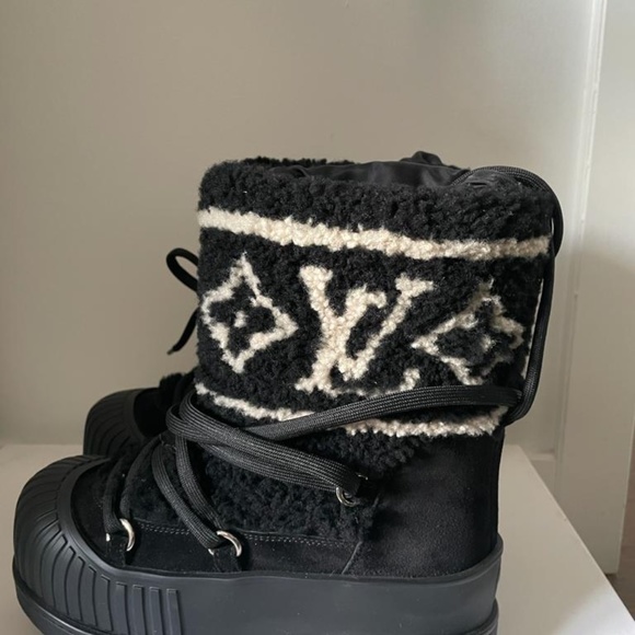 Louis Vuitton Shearling Boots - Picture 3 of 5